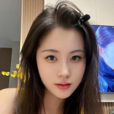AlinaElla234's profile picture. 🐟🐬☺️The most important trip you may take in life is meeting people halfway.
