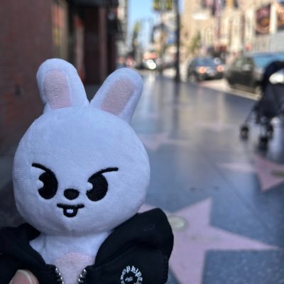 Julienne is querying ∞⁸さんのプロフィール画像