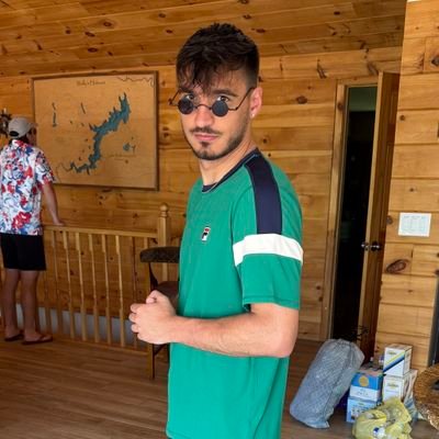 yans_kamariotis's profile picture. also known as John Pa