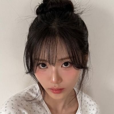 Jiji ♡ 22 ♡ STHS 🫶🏻 ♡ 174, macho, athlete, husband, king 🩷 ♡ most annoying tripleS/loona/fromis_9 enthusiast youll ever meet