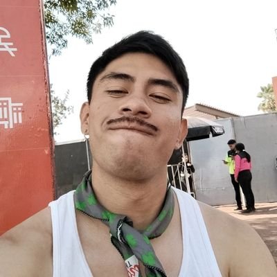A veces me faltan palabras, si las encuentran den aviso, entonces podré decirles algunas cosas pendientes.
- TO.