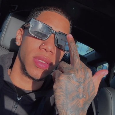 JDLfps's profile picture. Money on my mind and not this silly hoes💸🥱