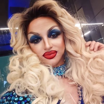ACREDITA COLEGA 🌻🌻🌻 DRAGQUEEN FRON BRASIL GOGÓ DRAG HOSTERS PERFORMER
