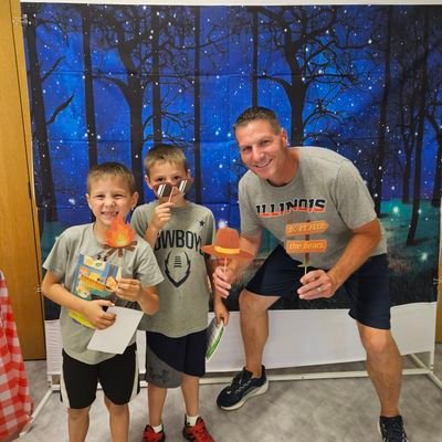 Lakshow8's profile picture. 