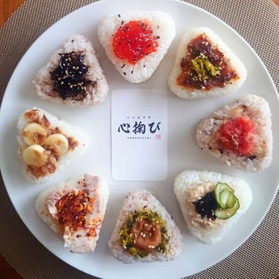 心掬び-koko musubi-
創作おむすび屋さんです🍙🍙
イートイン可!テイクアウト可!
営業時間 11:00~18:00
定休日 毎週火曜日
場所 青森市新町1-6-24 アウガ市役所横
℡☎090-4716-4706