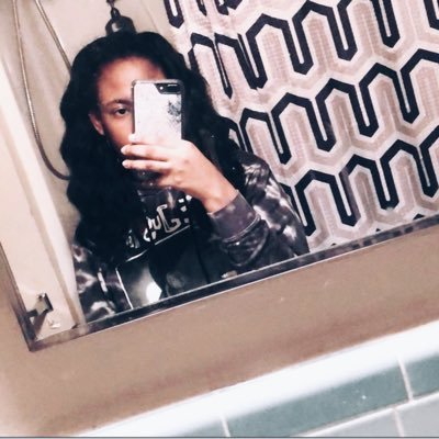 Alovelyheart_22's profile picture. 