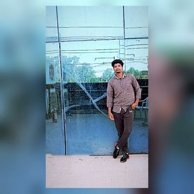 जो रूहानीयत की खानदानी से रईस होते हैं, वो मिजाज़ रखतें है नर्म अपना, तुम्हारा लहजा बता रहा है, तुम्हारी दोलत नई-नई है #फ़कड 😇 https://t.co/wCasQVdyBk Businessman
