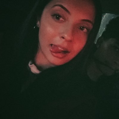 emzz_mv's profile picture. 😽😽