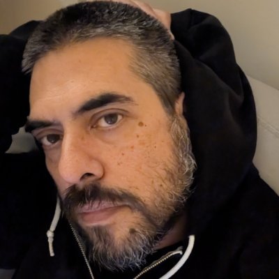 phillipjoshua22's profile picture. Professional burro wrangler. Scofflaw. Reprobate. 

*Actually four small DJs in a long leather duster.