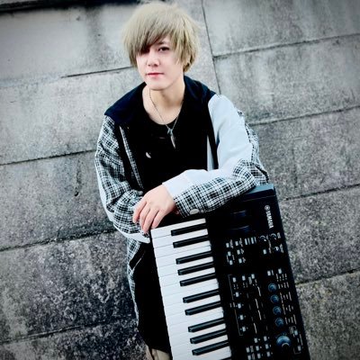 ピアノ&キーボード奏者&マニピュレーター,作編曲家。ギターとベースは趣味。Works→LiSA,MISIA,T-SQUARE, 鈴木このみ,早見沙織,平手友梨奈,初音ミク,めいちゃん,モンストオケ,矢沢永吉…など多数。ご依頼&お問い合わせはこちらまで→akitos.office@gmail.com