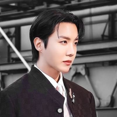 Fan account ♡ It costs you nothing to be kind ♡ Hobi biased 🐿️♡ 방탄소년단 @BTS_twt ♡ #jhope #제이홉