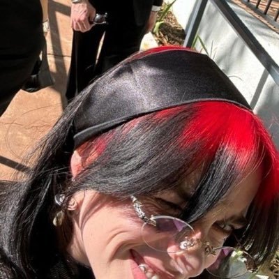 Currently planning my wedding with Billie eilish | Superman enthusiast
