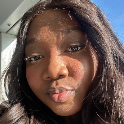 OyewoYosola's profile picture. BaKEr☺️,ON air personality👩‍💻,guitarist and protocol officer🌹