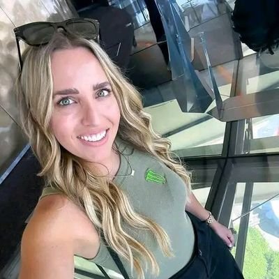 Driver of the @monsterenergy/@flavrpac TF dragster On the nhra drag racing 🚗🌈