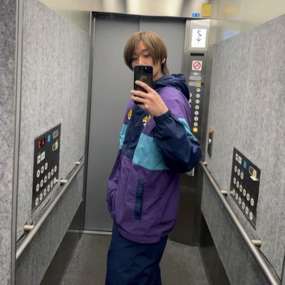 renje0906's profile picture. 2024年ATOM卒業 ⬇️ は〜いこんにちは🙋‍♂️の人🫴 BAR🍻べべべ👏 オーダースーツmille su misura広報部長(納期1ヶ月) 🏰⇒🥷 ストーリーメイン🙆‍♂️ ご要件はDMください🫴