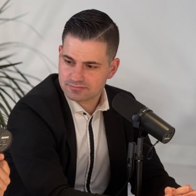 CEO de @DRCdetectives y HOST de @OperativoCr. Detective, Criminólogo, Director y Jefe de Seguridad y algo más por ahí suelto… 🕵🏻♂️📚🎙️