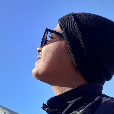 أنا شخص فضولي، سريع التعلم، ومهتم بالتكنولوجيا، خصوصًا الألعاب الإلكترونية والتطبيقات الحديثة. أمتلك شغفًا بالبحث واستكشاف كل جديد