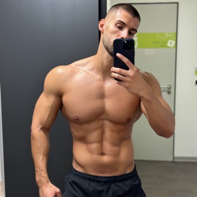 igorracanegra1's profile picture. Click 👀👇🏼