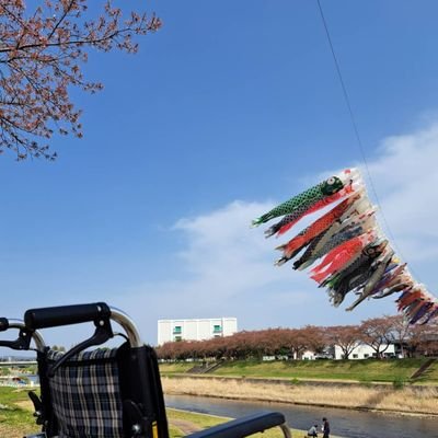 福島県郡山市で、介護福祉士としていろんな介護施設さんのお手伝いをしています😊介護のお悩み相談や職場探しの施設見学の相談なども受けていますので、お気軽にご連絡下さいね🎵