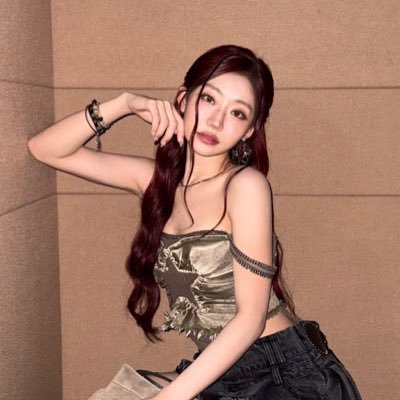 Based in China. /⭕️中文⭕️English./All for julie 🫧🤍 Next ship day —