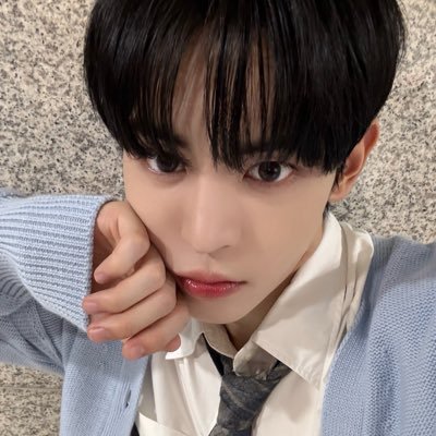 HYEONBIN__831's profile picture. 달보다예쁜김현빈✮*｡ﾟ