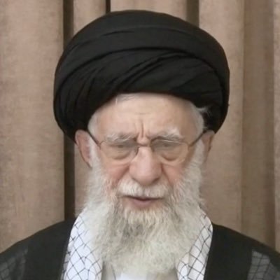روضه خوان ديروز. ديكتاتور امروز. عاشق لواط، وافور و بمب اتم. تعليم ديده در كا گ ب و حمام منصورى. مهندس هوا فضا با فوق تخصص در كراك، شيره و شيشه!#