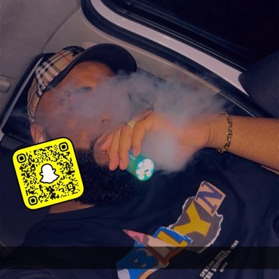 weeeLe13's profile picture. 👻Snapchat: wee_le13