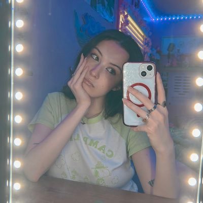 artist | socially anxious | (fan account) | dm me if i need to unf someone
