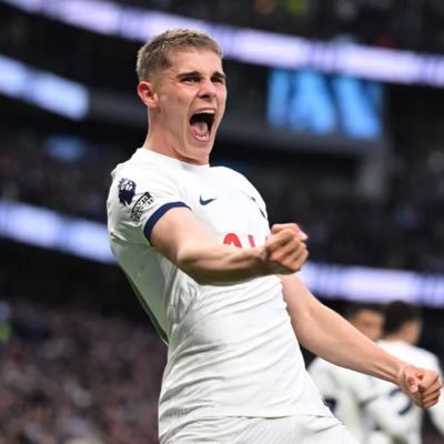 THFC_Speeds's profile picture. Attracted to Micky Van De Ven