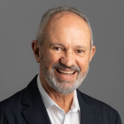 Economista, ex-governador do Estado do Espírito Santo (2003-2010 e 2015-2018). Bem-vindo ao meu perfil oficial.
