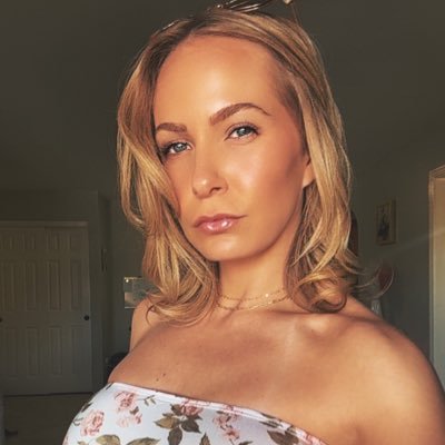 EmmyRae03's profile picture. Basshead 🔊