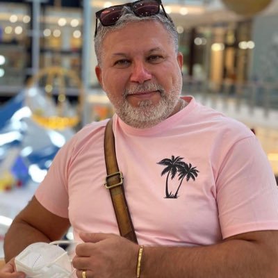 MannyBL121's profile picture. Words. Ideas. Internet.