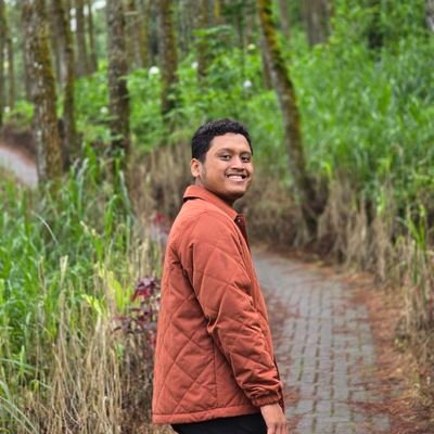 huuuuumanOid's profile picture. 𝟏𝟑 things 🪕💽 | Always listening, confusing understanding