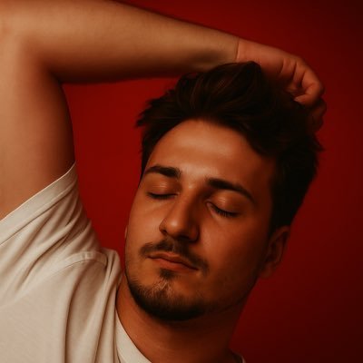 Berat7cn's profile picture. ..