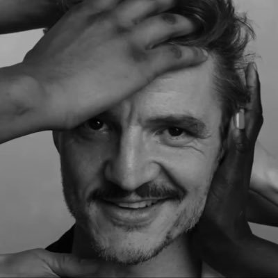 this is a pedro pascal stan account || 3x too old to be here || free 🇵🇸