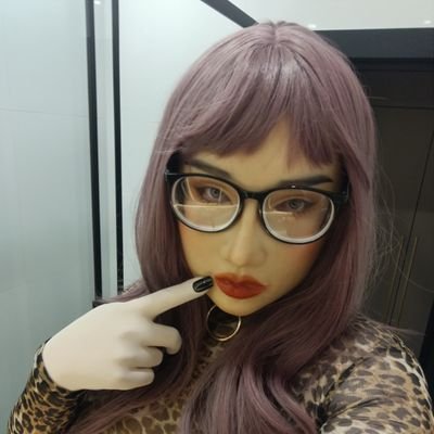 Hi! My name is Alice and this is the blog of my life, I love cosplay, masks and new images, as well as I love to chat and meet new people and discover new thing