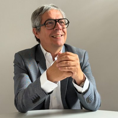 Directeur du CLEMI @leCLEMI @LaSPME @VeilleduCLEMI #éducmédiasinfo
🦋 https://t.co/ob0xo58CEJ