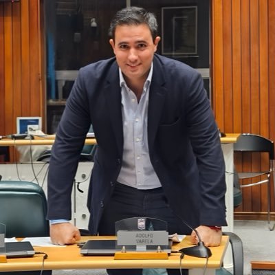 Padre de Juan Francisco. Blanco. Agro y Fintech. Edil de Maldonado desde 2005, Coordinador de bancada del Partido Nacional.