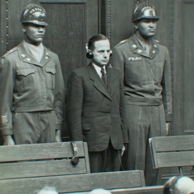 TonSteph1804's profile picture. Polyglot📕geek • Übersocial, stylish HFAS • Worldly antiglobalist • Anti-Left, but not "conservative" • Noticing • FOLLOW/❤️/REPOST≠ENDORSE • 1804 for life 💪🏽