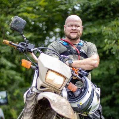 Washed up dirtbike marketing guy / 125k Tiktok / 30k YouTube / 22k Facebook 🤟🤟🤟🤟🤟🤟🤟🤟
Ignorant hillbilly, dumb casual and KTM Stan!(dont take me srsly)