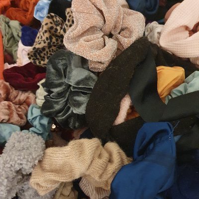 scrunchief42498's profile picture. Just a scrunchie fetish