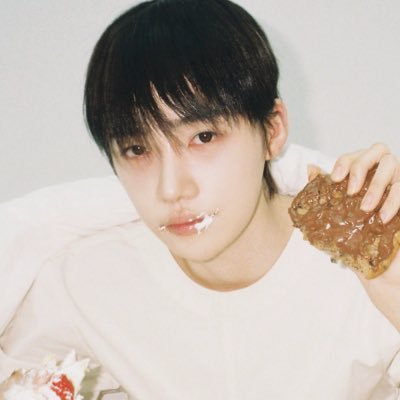 lovenyucob's profile picture. choi chanhee, my hello kitty ≽^•༚• ྀི≼ 콥이해 🐰♡