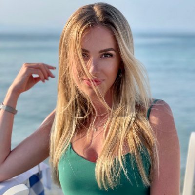 Ally323Ally's profile picture. Giving up is a kind of wisdom and sharing is a virtue.