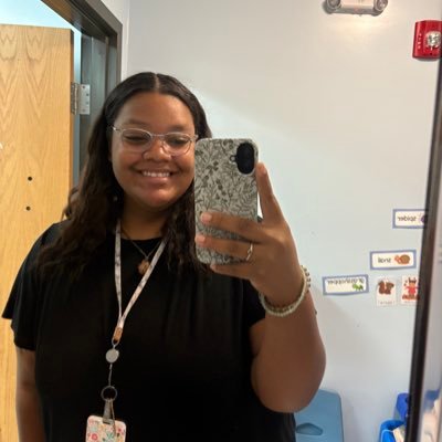 megan_reignn's profile picture. i jus rt stuff lol