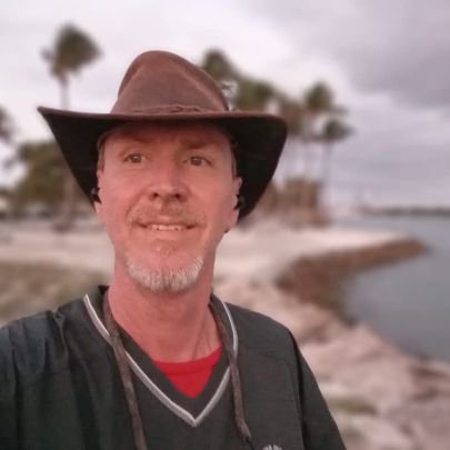 I love wilderness, and the outdoors. I've never owned a suit so, not looking to be fancy.
I'd love to meet someone real & true who isn't trying to just hookup