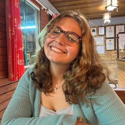 21 • ♉︎ • ⚘ • @Sapo_Camarada ♡ • 🌊 if scars are for the living and i can be forgiven