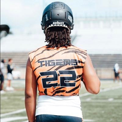 C/O ā29 l LB,DL,TE l 6ā0, 202lbs l SouthsideHS l 4.0 gpa l 2 sport athlete l š (864)-787-0310 lāļø : ChristianSmith2029@yahoo.com