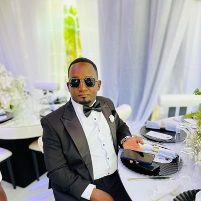 andrewmuhwezi16's profile picture. simple ugandan, environmental enthusiast and humble Catholic.