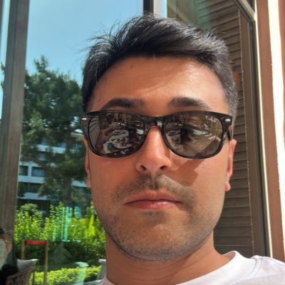huseyingulcuu's profile picture. burayı her şeyi eleştirmek için kullanıyorum