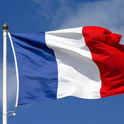 Juste Français, descendant de Français qui se sont battus pour qu’on reste Français… Pas facho, pas néo-nazi ou je ne sais quoi d’autre… Juste Français! 🇫🇷